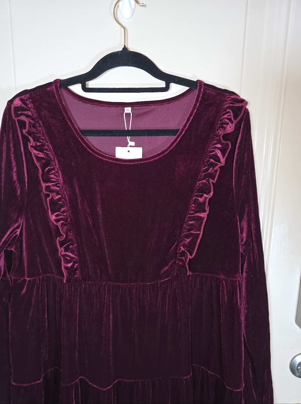 Long‎ Sleeve Velvet Tiered Dress in Deep Burgundy Dark Academia - Picture 8 of 11